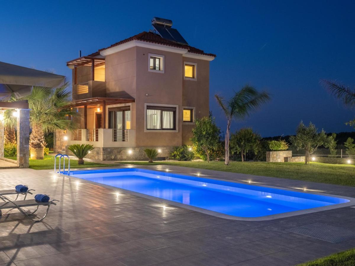 Luxurious Villa David Ano Kalesia Buitenkant foto